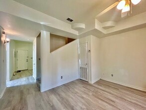 1000 Ranchway Dr, Unit 40 in Laredo, TX - Foto de edificio - Building Photo