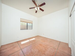 7464 E Poinciana Pl in Tucson, AZ - Foto de edificio - Building Photo