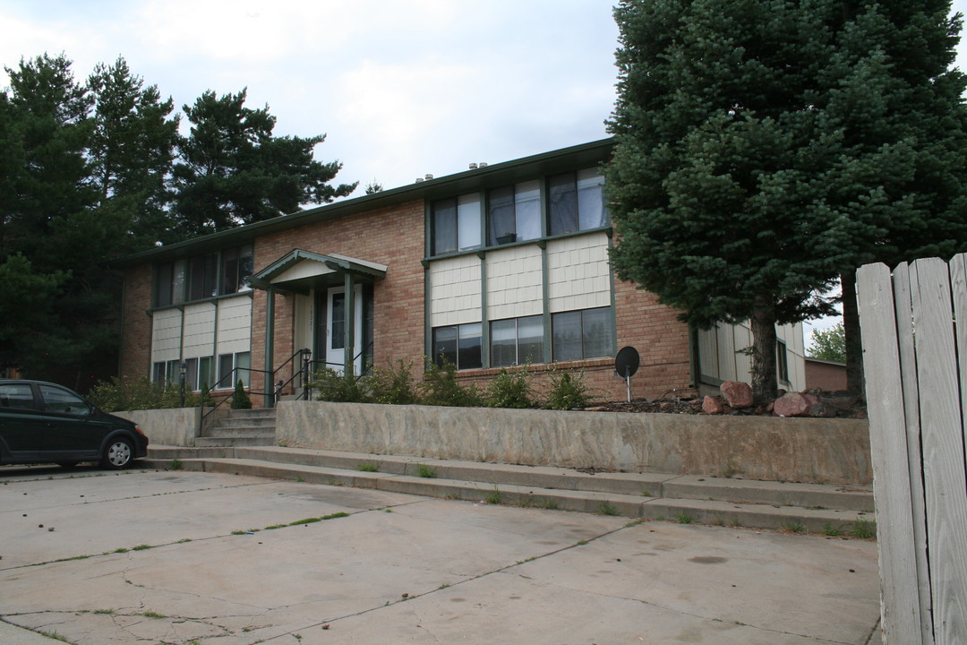 18221 W 3rd Pl in Golden, CO - Foto de edificio