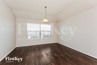 611 Hilton Dr in Lancaster, TX - Building Photo - Building Photo