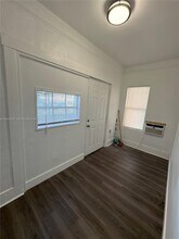 1545 NW 1st St in Miami, FL - Building Photo - Building Photo