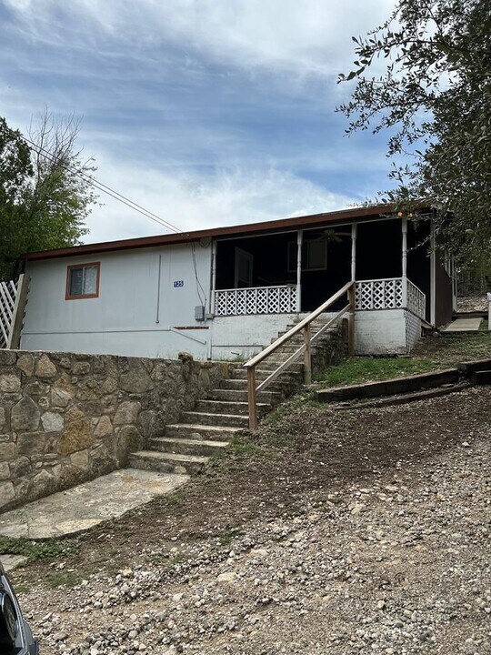 125 Wild Cherry Dr in Kerrville, TX - Building Photo