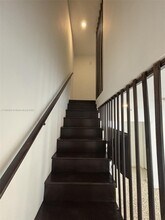 560 NW 1st St in Miami, FL - Building Photo - Building Photo