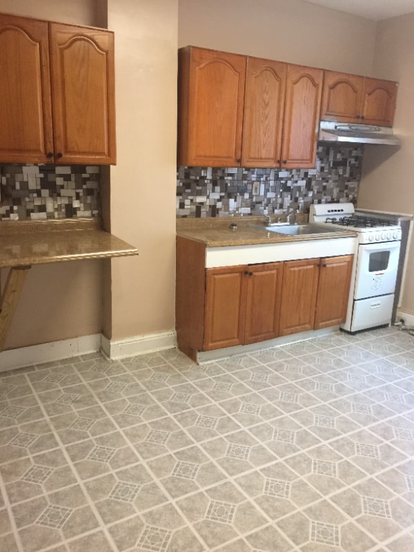 2138 E Oliver St in Baltimore, MD - Foto de edificio - Building Photo