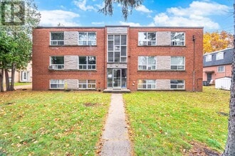 2138 Ghent Ave in Burlington, ON - Building Photo - Building Photo