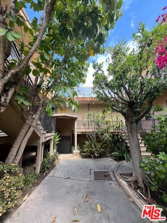 2637 S Centinela Ave in Santa Monica, CA - Building Photo - Building Photo