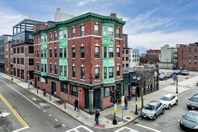 80 W Broadway