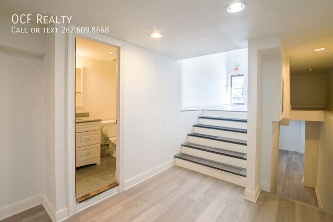 2504 S Broad St in Philadelphia, PA - Foto de edificio - Building Photo