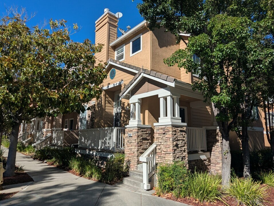 4902 Hibernia Dr in Dublin, CA - Building Photo