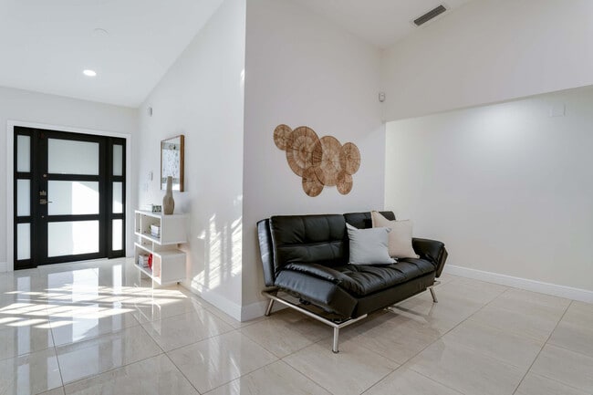 14517 SW 98th Terrace in Miami, FL - Building Photo - Building Photo