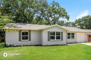 11200 Tracey Dr in Balch Springs, TX - Foto de edificio - Building Photo