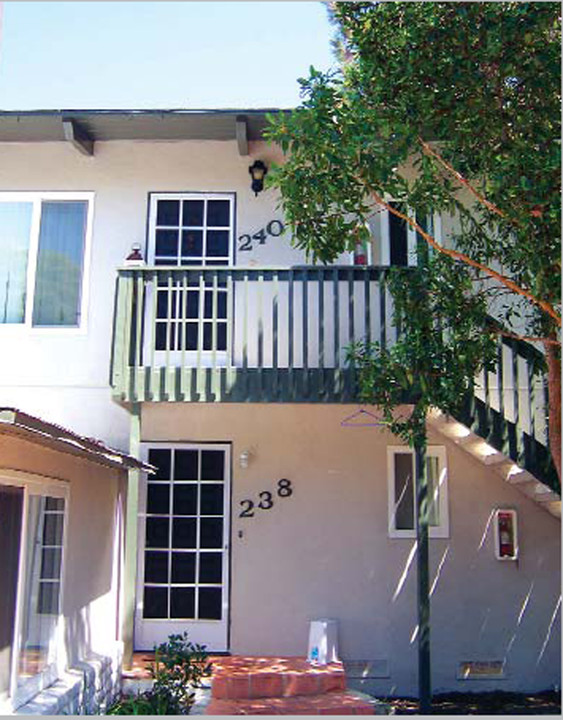 238-242 S Helix Ave in Solana Beach, CA - Building Photo