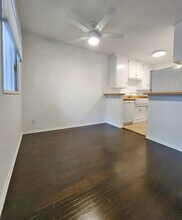 1940 S Beverly Glen Blvd, Unit 2 in Los Angeles, CA - Foto de edificio - Building Photo