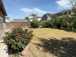10213 Hillgate Ave in Bakersfield, CA - Building Photo - Building Photo