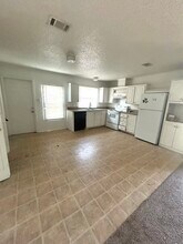 11810 Greenglen Dr in Houston, TX - Foto de edificio - Building Photo