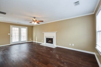 449 Shoal Ct in Lawrenceville, GA - Foto de edificio - Building Photo