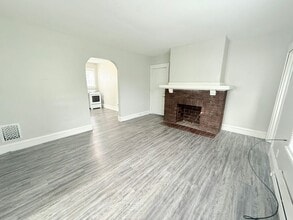 312 N Mclean St in Bloomington, IL - Building Photo - Building Photo