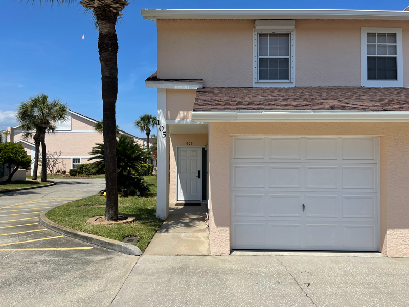 105 Escambia Ln in Cocoa Beach, FL - Building Photo