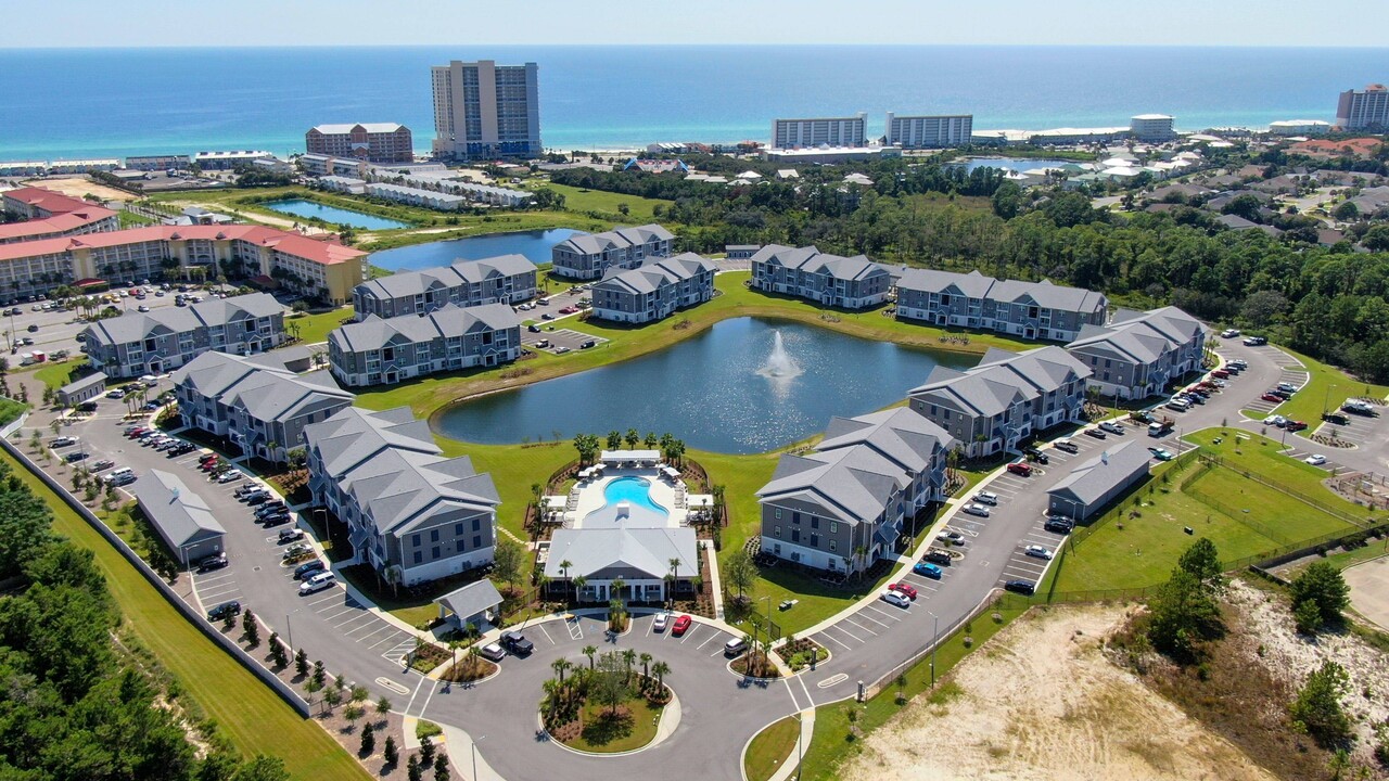 Parkside at the Beach in Panama City Beach, FL - Foto de edificio