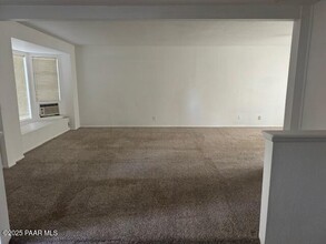 648 Birch Dr-Unit -A in Prescott, AZ - Foto de edificio - Building Photo