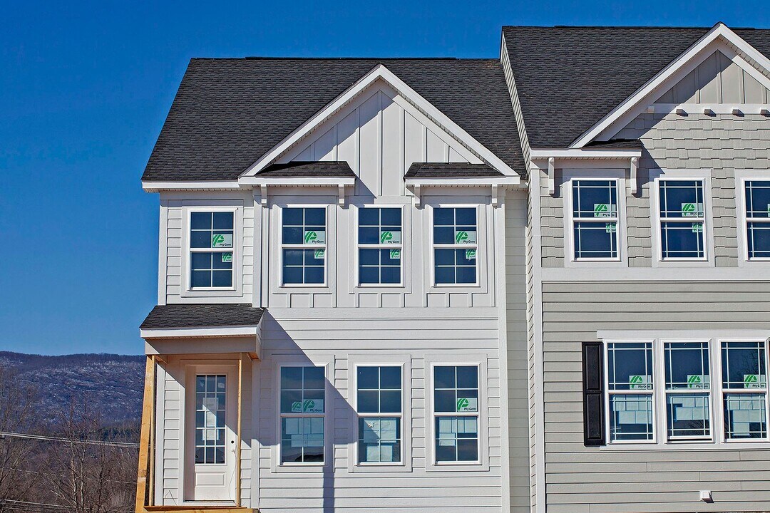 2207 Leeham St in Crozet, VA - Building Photo