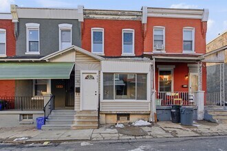 662 N Yewdall St in Philadelphia, PA - Foto de edificio - Building Photo