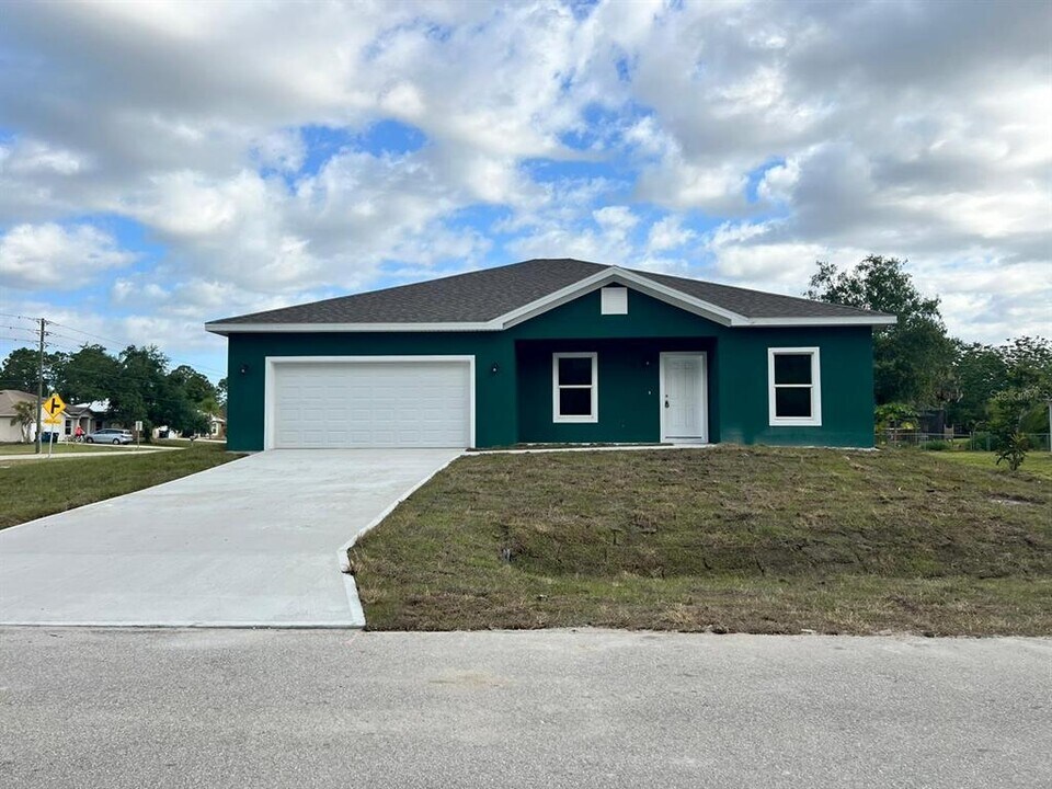 199 Carmelite Ave NW in Palm Bay, FL - Building Photo