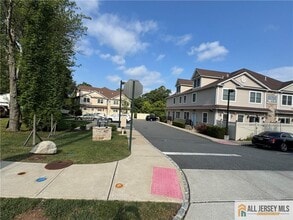 144 Harding Ave in Edison, NJ - Building Photo - Building Photo