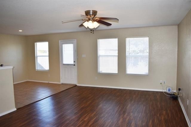 1421 Queens Brook Ln in Fort Worth, TX - Building Photo - Building Photo