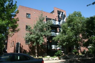 Silverbrook Apartments in Denver, CO - Building Photo - Building Photo