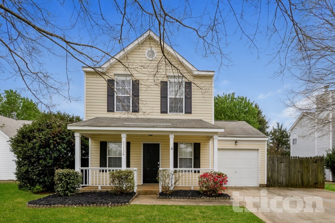 11136 White Stag Dr in Charlotte, NC - Foto de edificio