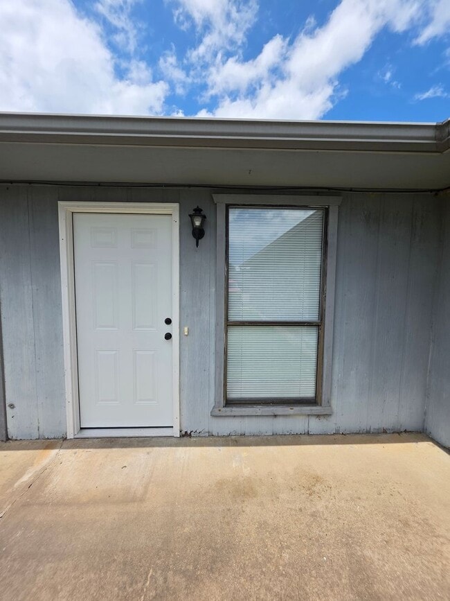 property at 1209 S Frankfort Ave