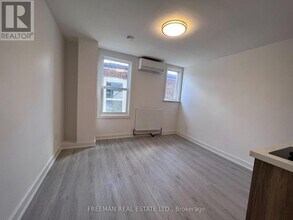 15 Thorburn Ave in Toronto, ON - Building Photo - Building Photo