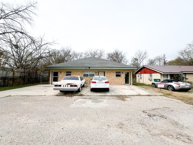211 W Bobwhite Ln in Harker Heights, TX - Building Photo - Building Photo