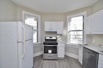 623 Riddle Rd, Unit 2 in Cincinnati, OH - Building Photo - Building Photo