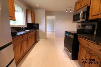 414 Pineview Bay in Thunder Bay, ON - Building Photo - Building Photo