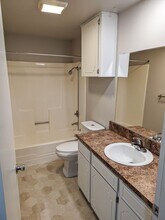 1030 45th Ave NE in Salem, OR - Building Photo - Building Photo