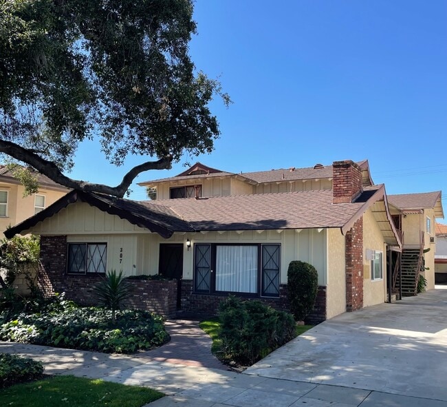 property at 307 N Curtis Ave