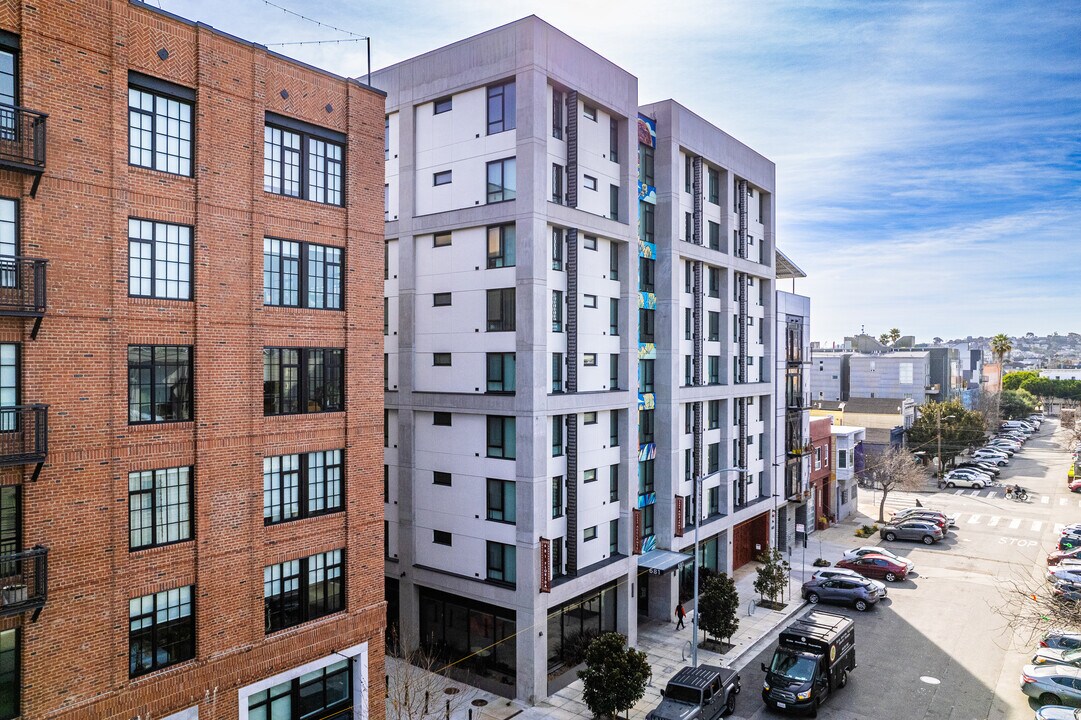 2070 Bryant St in San Francisco, CA - Building Photo