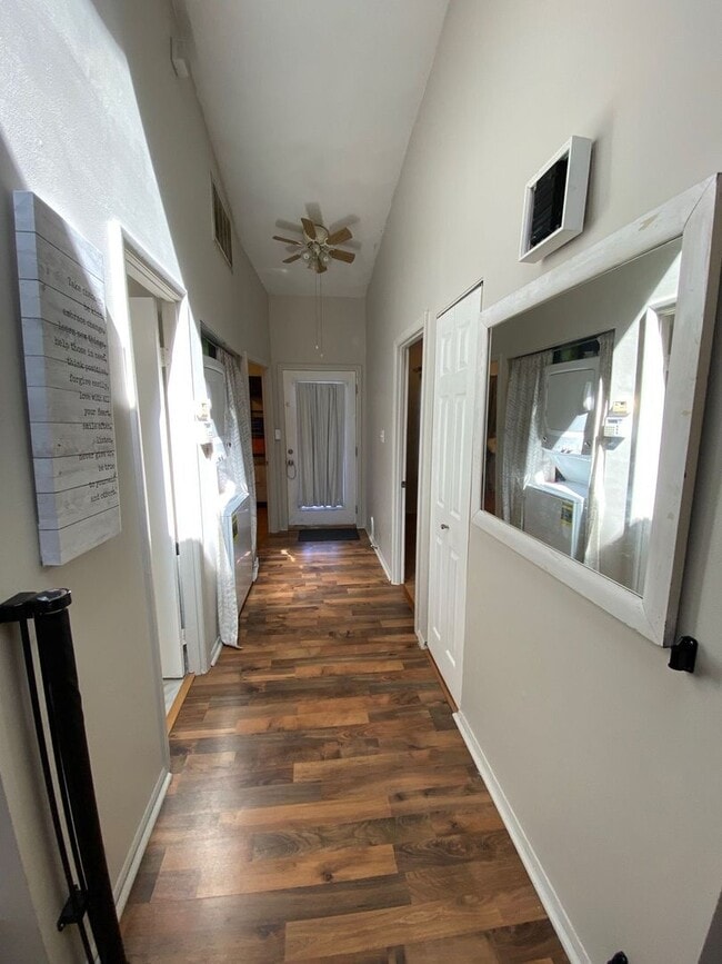 809 Dora Ct in Virginia Beach, VA - Building Photo - Building Photo
