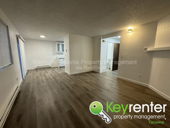 15909 18th Ave Ct E in Tacoma, WA - Building Photo - Building Photo