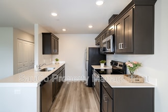 2564 Hawthorne St in Forest Grove, OR - Building Photo - Building Photo