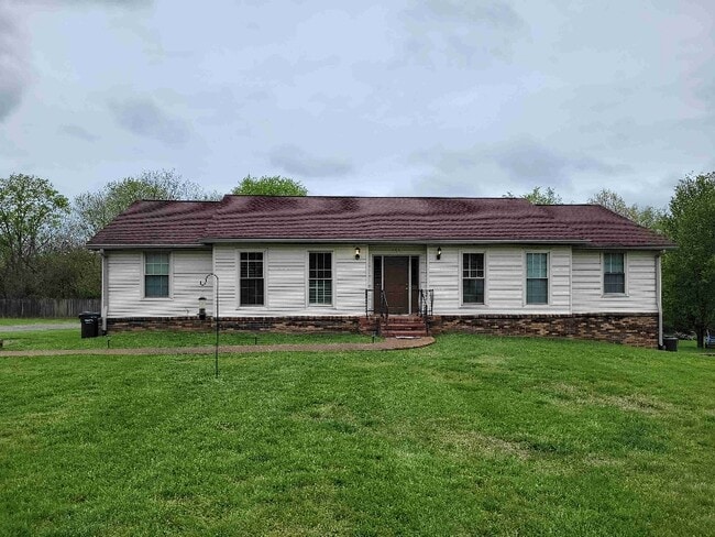 392 Albright Ln in Gallatin, TN - Building Photo - Building Photo