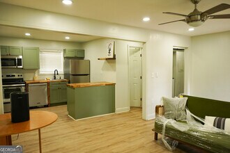 1875 Dunlap Ave in Atlanta, GA - Building Photo - Building Photo