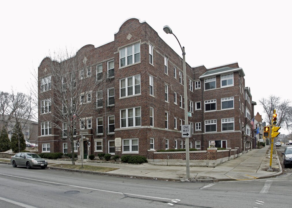 Mount Prospect Apartments in Milwaukee, WI - Building Photo