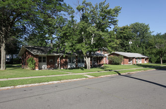 Bonnie Acres in Bristol, CT - Building Photo - Building Photo