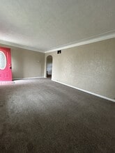 6009 Old Collinsville Rd in Fairview Heights, IL - Building Photo - Building Photo