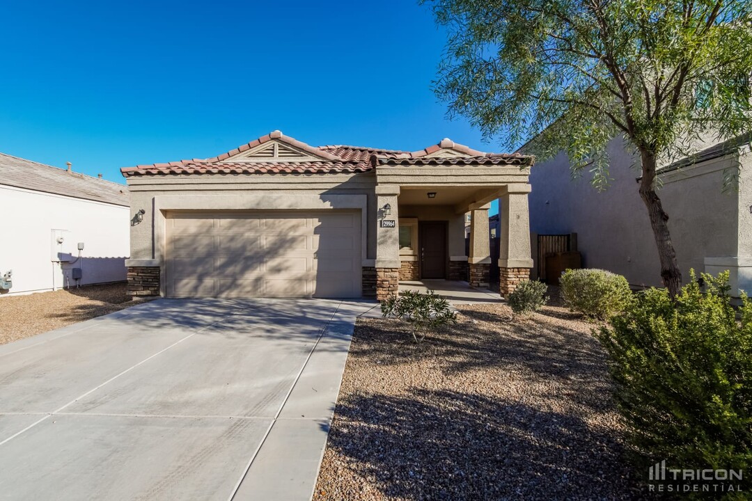 29964 W Mulberry Dr in Buckeye, AZ - Building Photo