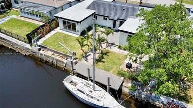 1720 SW 23rd Ave in Fort Lauderdale, FL - Building Photo - Building Photo