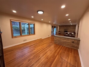 12 East Pl in Suffern, NY - Building Photo - Building Photo